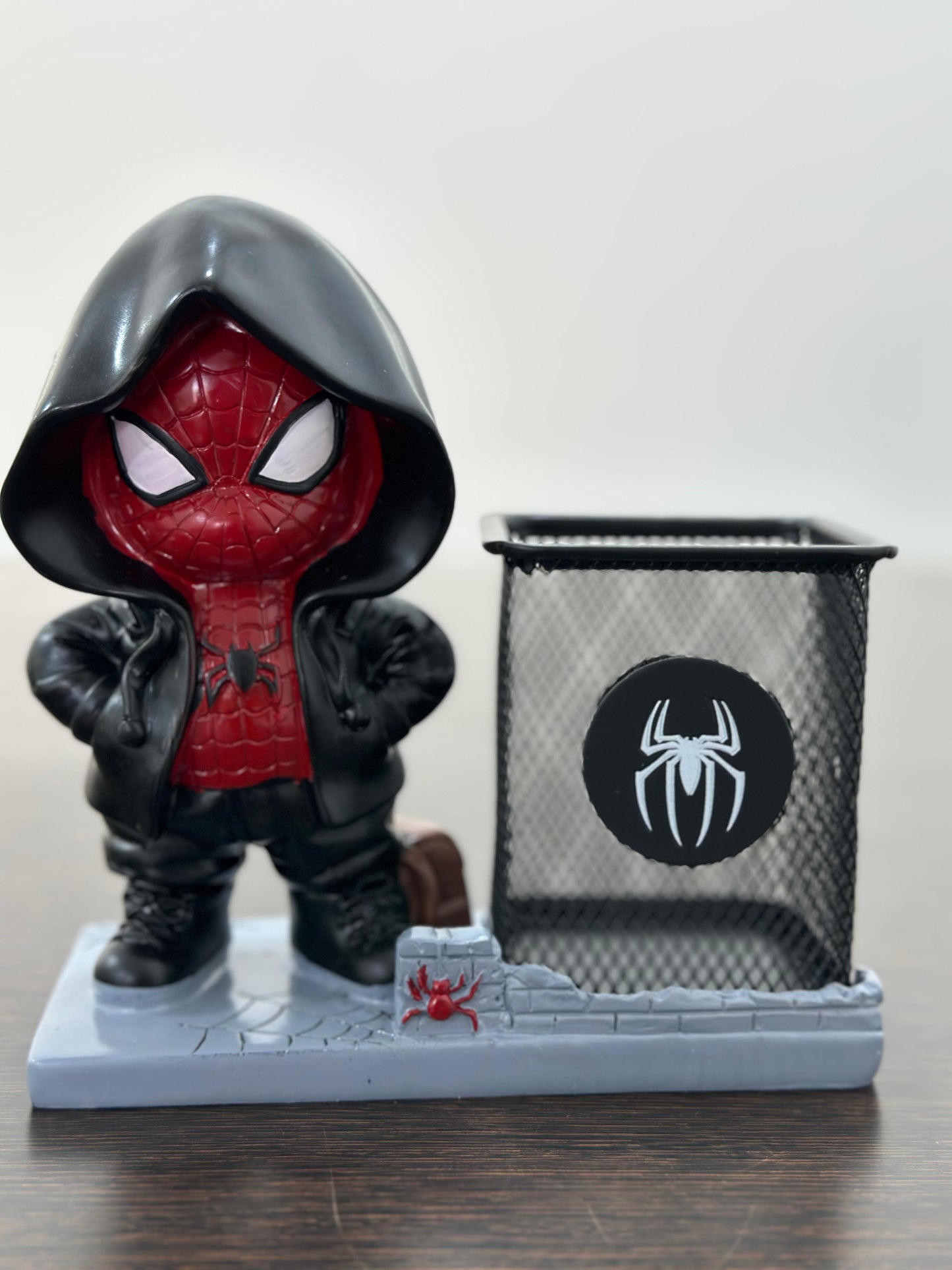 Desk organizer