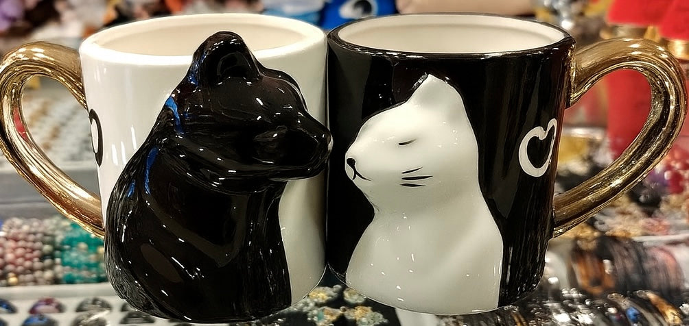 Cats set mugs