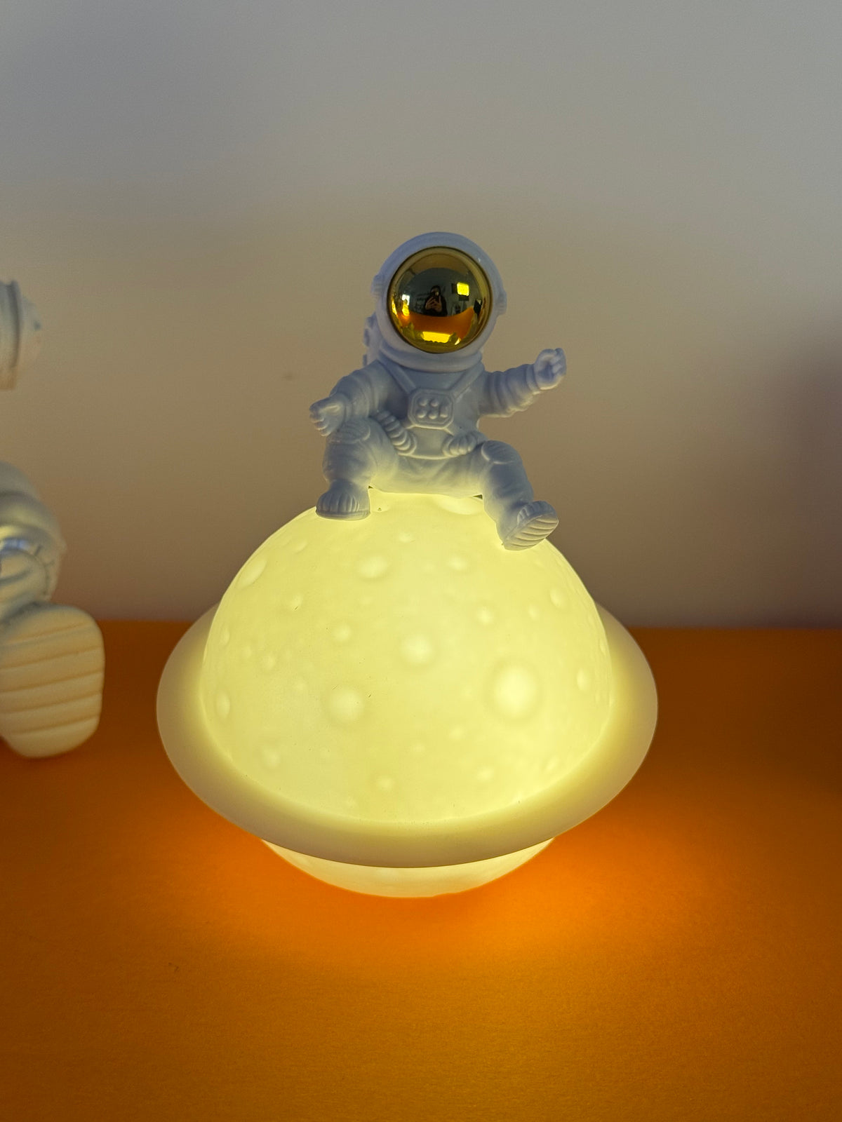 Astronaut Planet Night Lamp