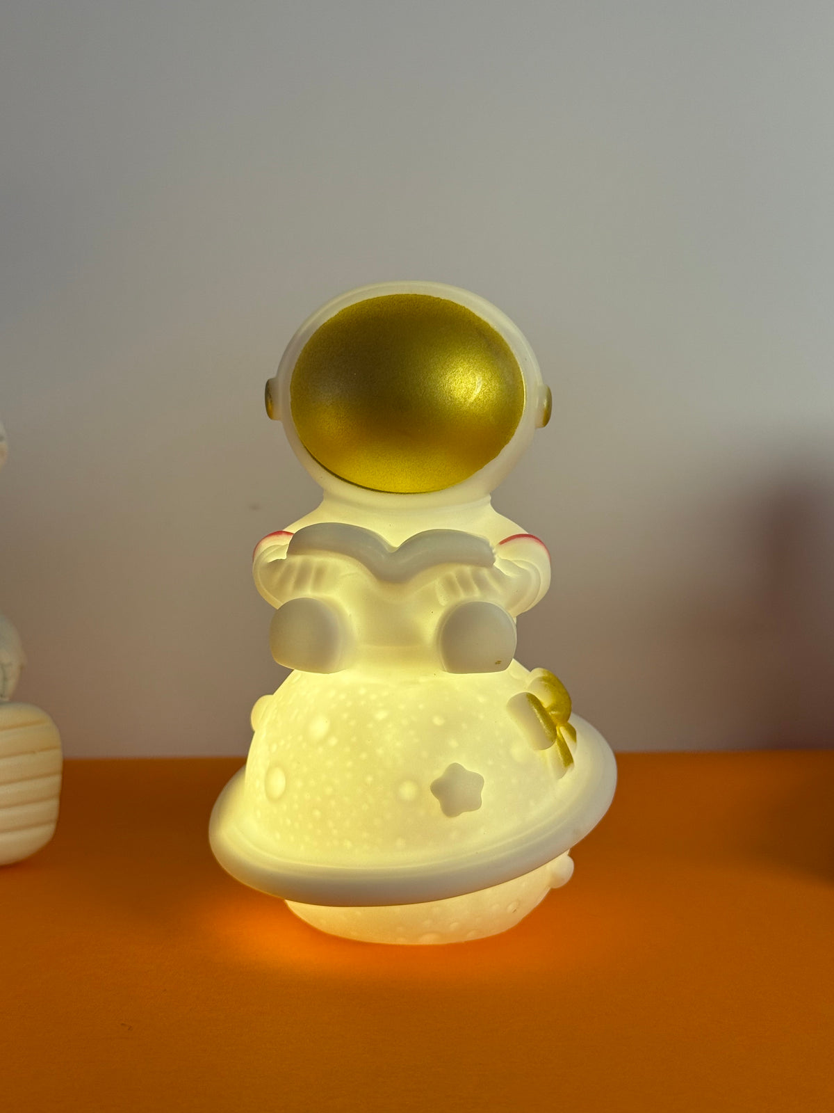 Astronaut Planet Night Lamp