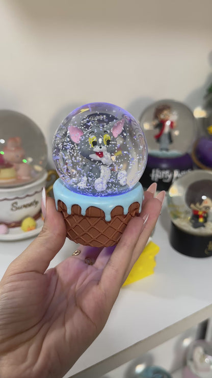 Tom & Jerry Snow Globe