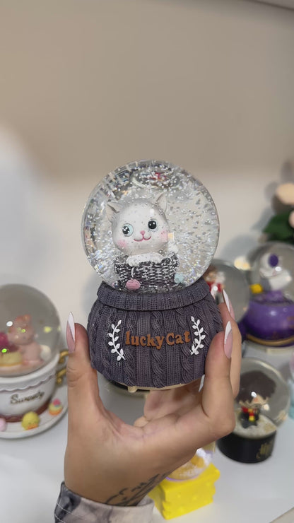 Cat snowglobe