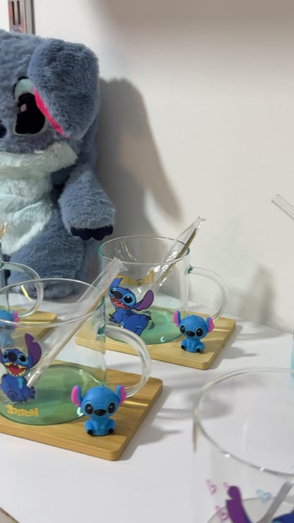 Glass mugs with straw