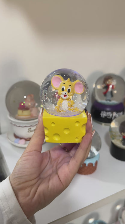Tom & Jerry Snow Globe